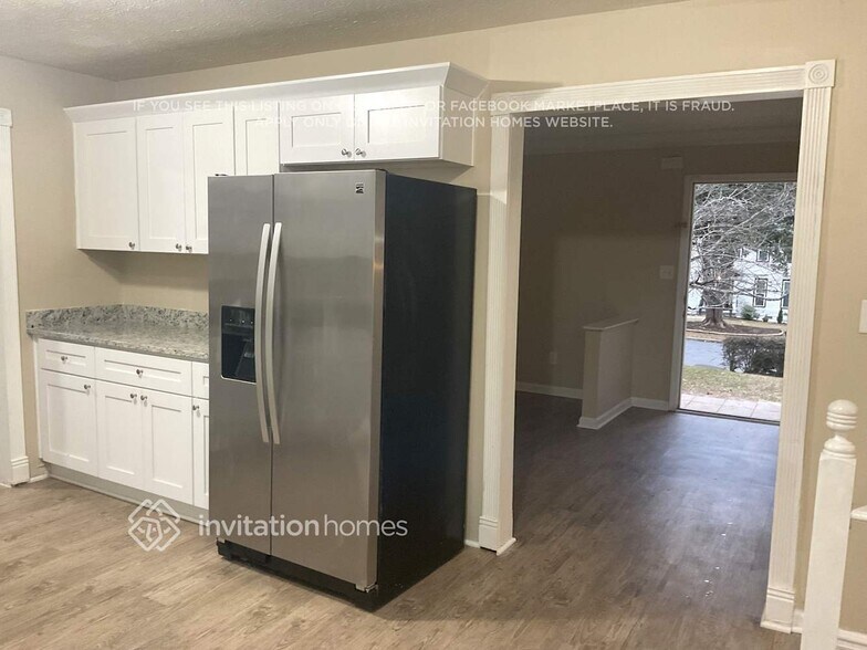 Building Photo - 155 Barrington Dr E