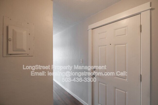 Building Photo - 205 6th Ave SW