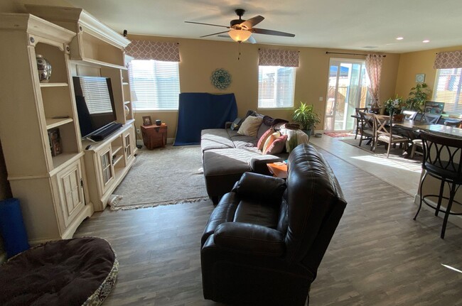 Building Photo - Great Home in Carson City