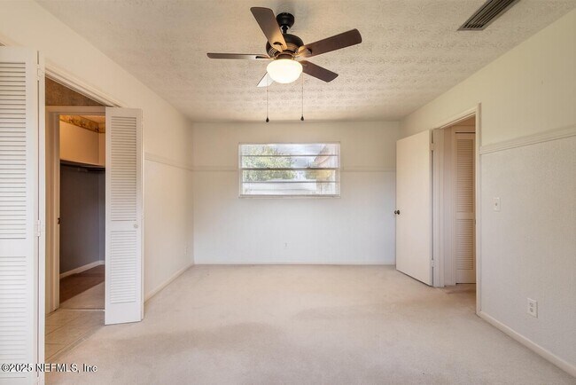 Building Photo - 1620 Bay Cir E