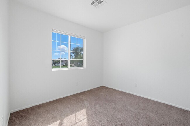 Building Photo - Stunning 4 bedroom home In North Las Vegas