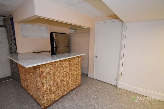 Building Photo - 981 Limekiln Rd