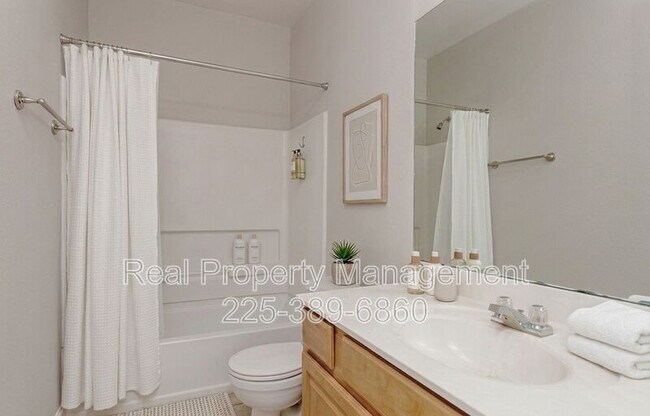 Building Photo - 30914 LA-16