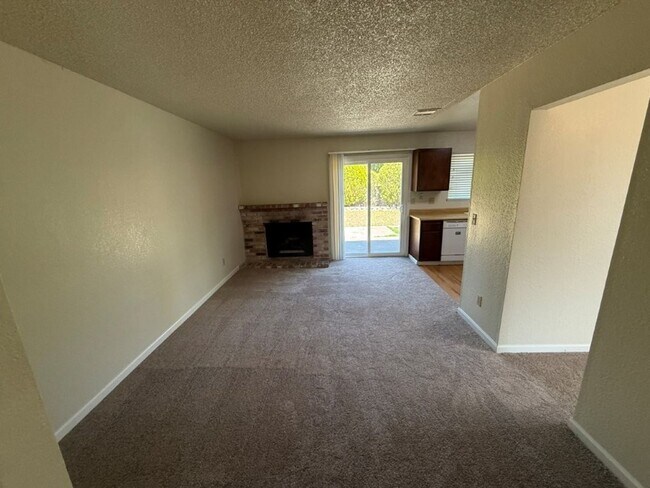 Building Photo - 2766 Applewood Dr