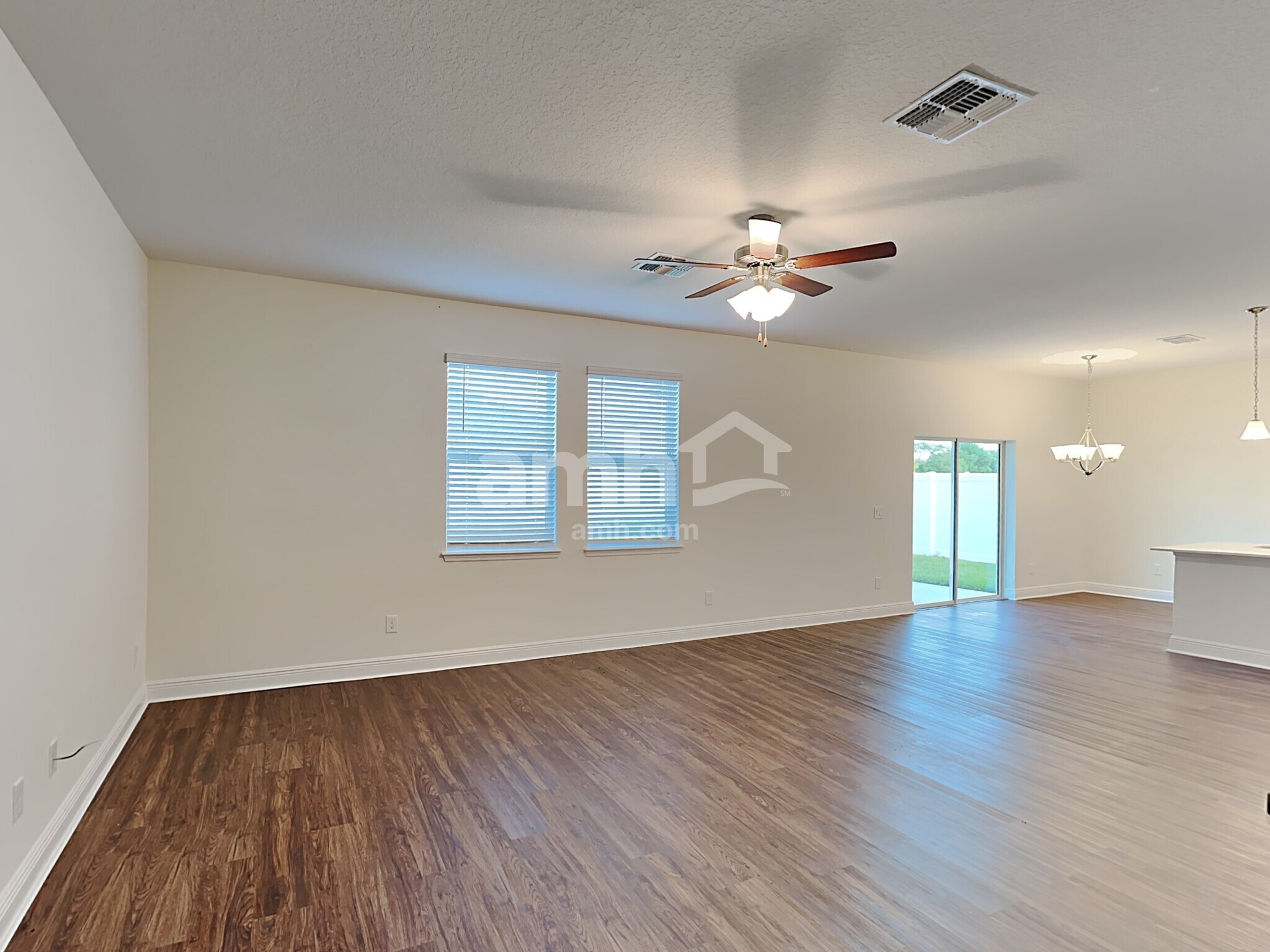 Building Photo - 815 Heavenly Dr