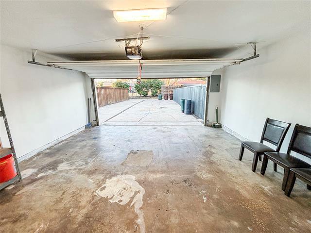 Building Photo - 1605 Glenwick Dr