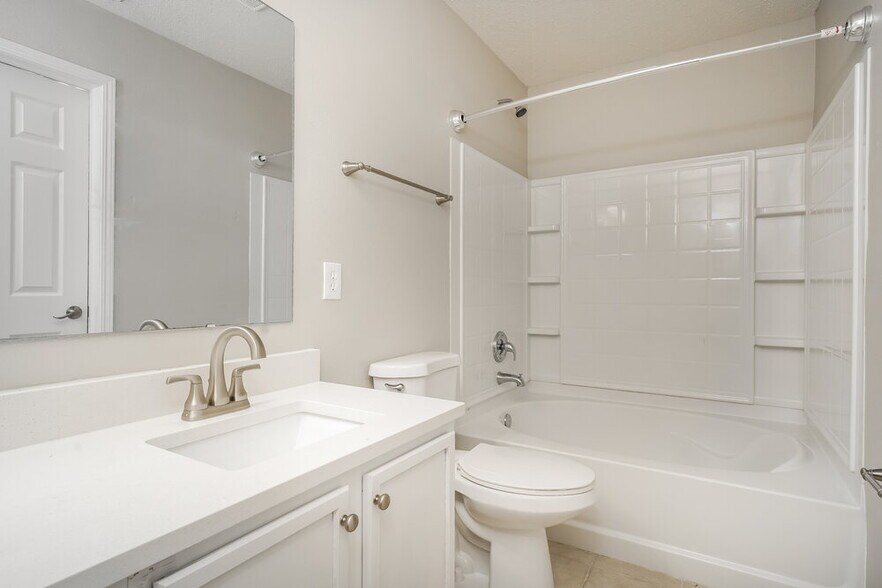Building Photo - 8117 Retreat Ln