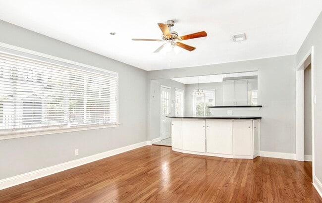 Building Photo - 2327 Dorrington St