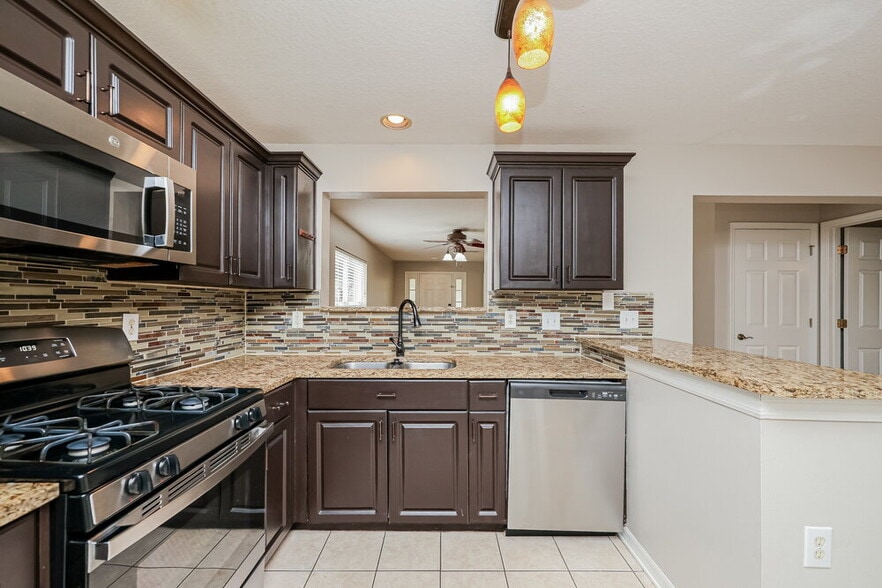 Building Photo - 6009 Kiteridge Dr