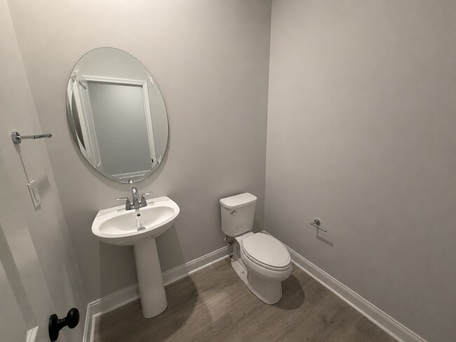 Building Photo - 105 Winding Stream Circle