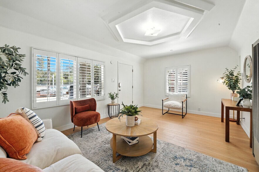 Building Photo - 5841 Arroyo Dr