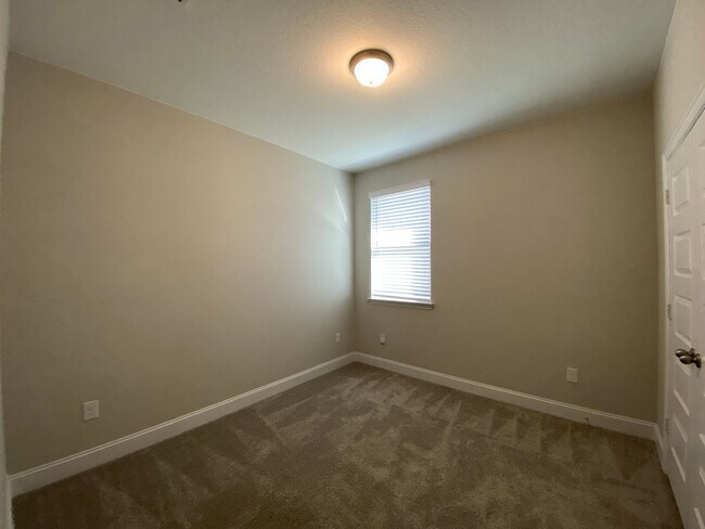 Building Photo - Live Minutes from Historic Gruene and Downtown New Braunfels! 4/3/2 Home in Gruenefield Subdivisi...