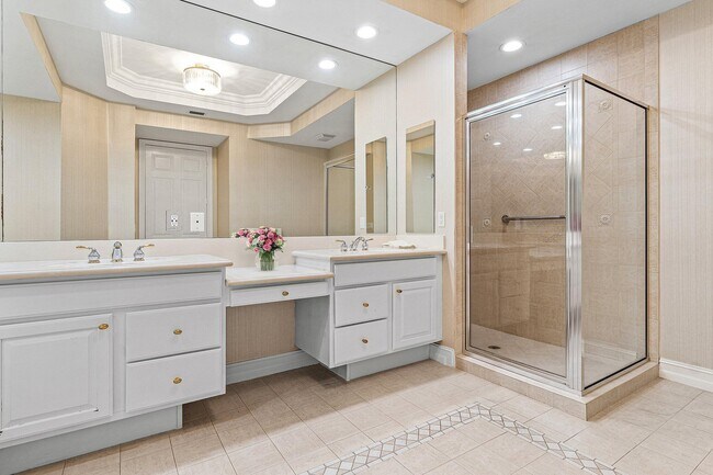 Building Photo - 6309 Graycliff Dr