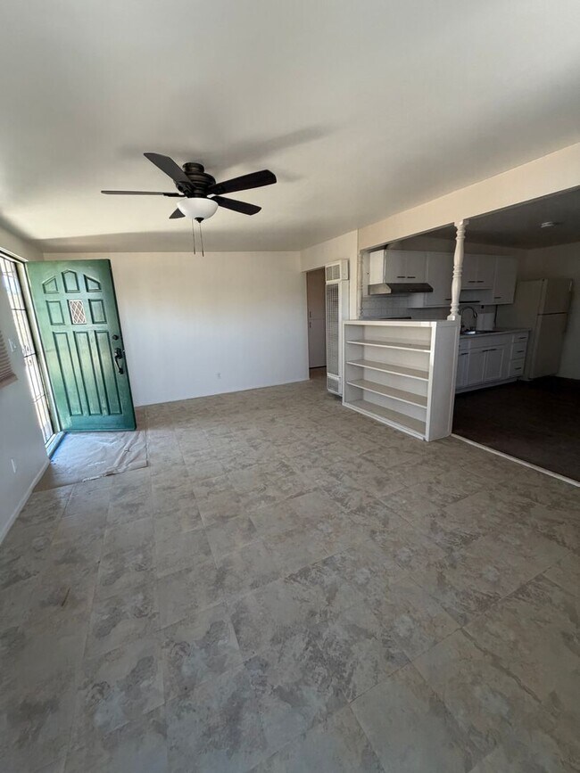 Building Photo - AVAILABLE NOW $200 off First Month Rent