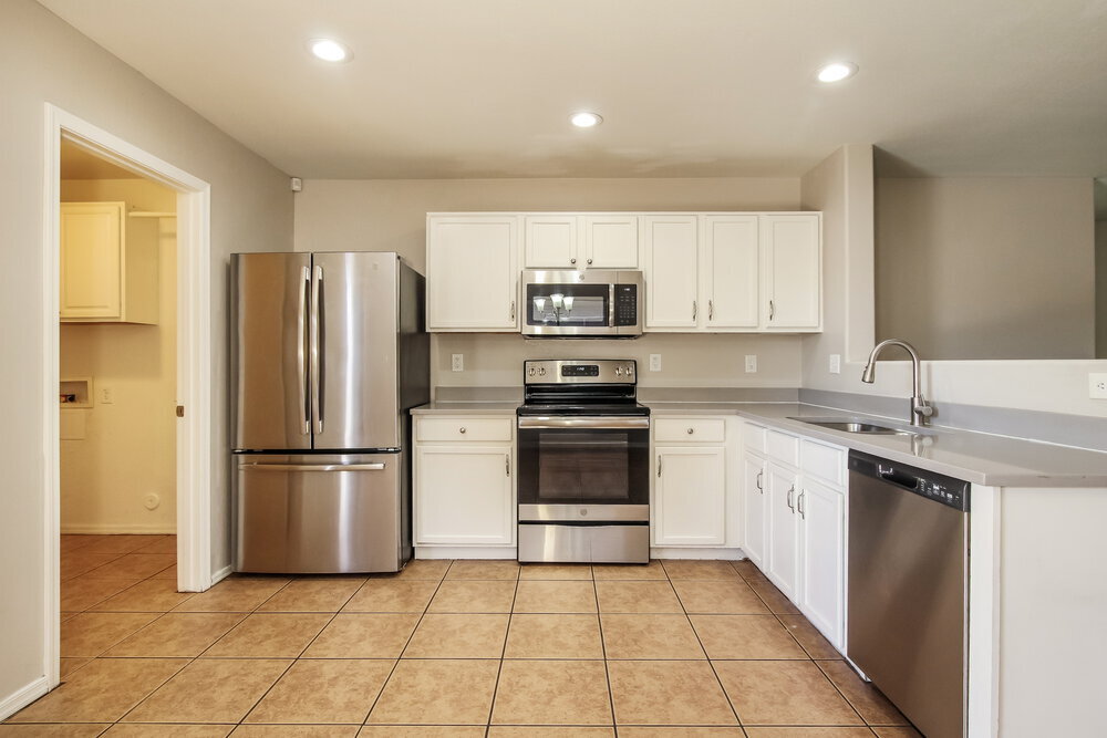 Building Photo - 6321 W Superior Ave