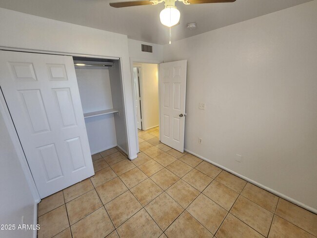 Building Photo - 1714 S 7th Ave
