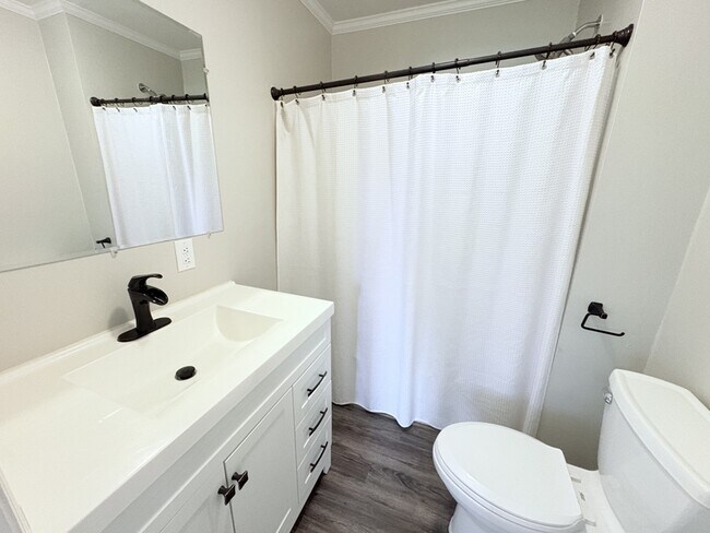 Building Photo - 4077 Brookfield Dr