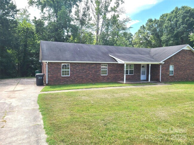 Primary Photo - 8149 Westbourne Dr