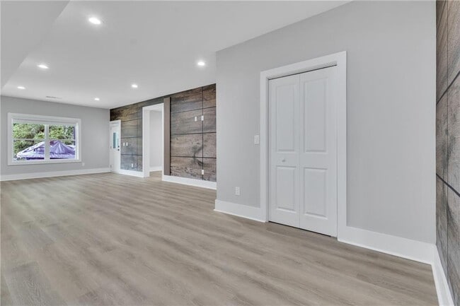 Building Photo - 3671 Hamilton Mill Rd