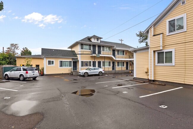 Building Photo - 5248 SE Stark St