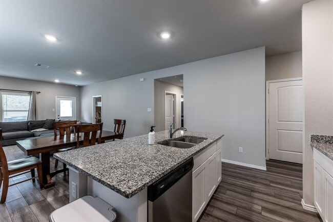 Building Photo - 306 Pecos Dr