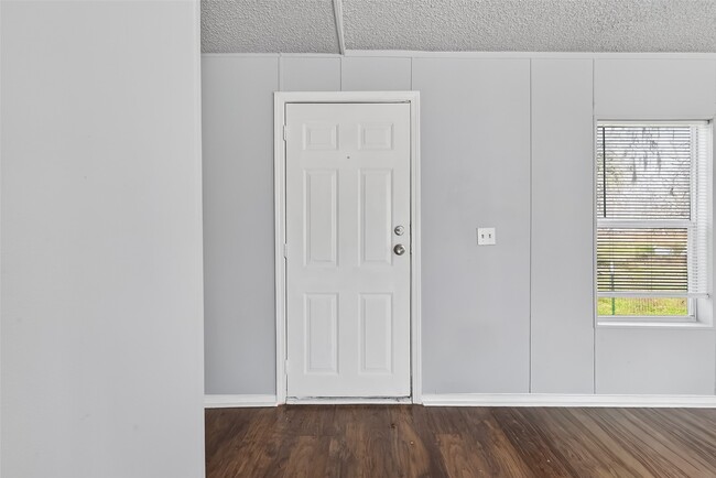 Building Photo - 9205 Tigner Rd