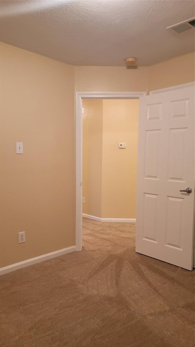 Building Photo - 10223 Azalea Village Dr