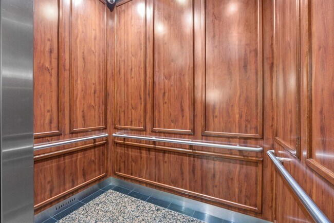 Building Photo - 1361 S Ocean Blvd