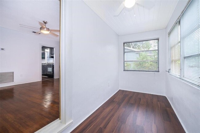 Building Photo - 124 E Muriel St