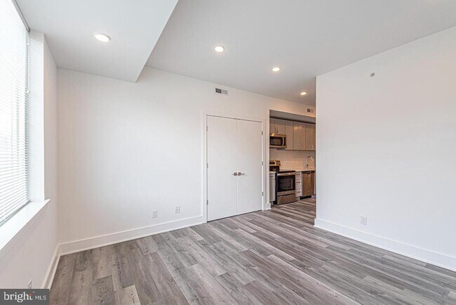 Building Photo - 1245 Ridge Ave