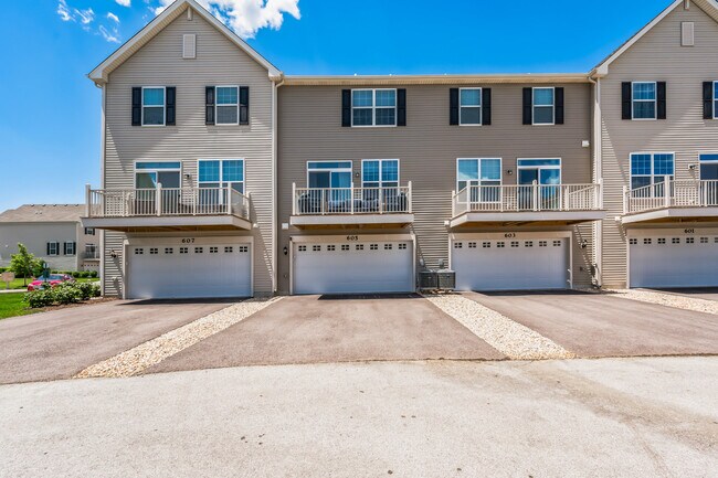 Building Photo - 605 Brook Ct