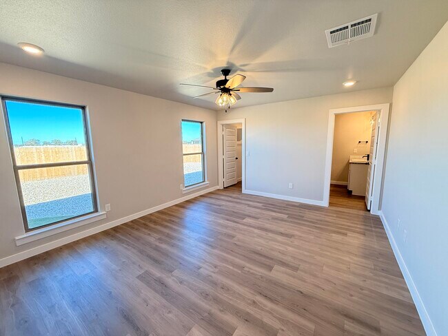 Building Photo - 2214 133rd St