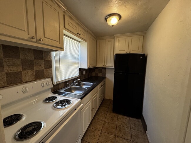 Building Photo - Beautiful House Located In The Heart Of Lu...