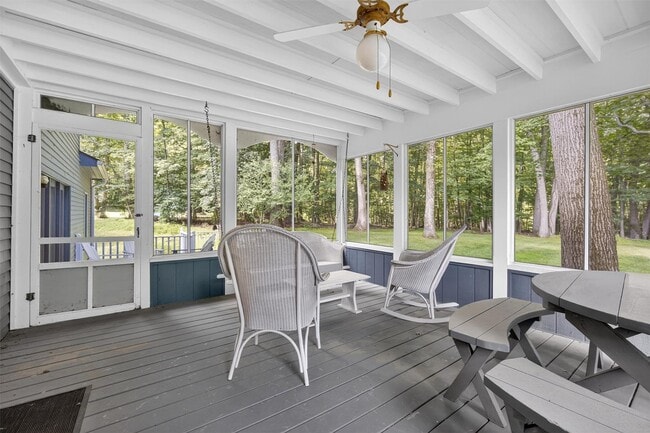 Building Photo - 92 Brook Hollow Dr
