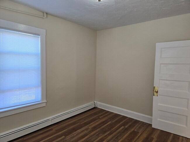 Building Photo - 349 Hollis St