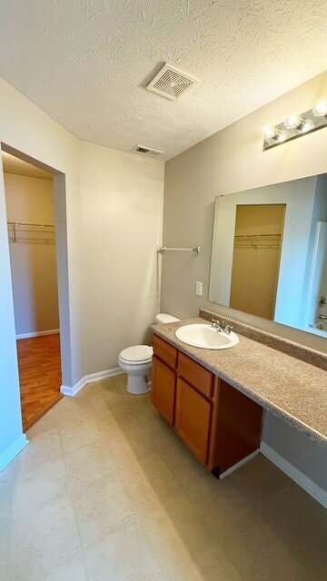 Building Photo - EAST- NEWER 4 BEDROOM 2 STORY HOME AVAILABLE NOW!