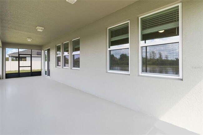 Building Photo - 1651 Chatsworth Cir