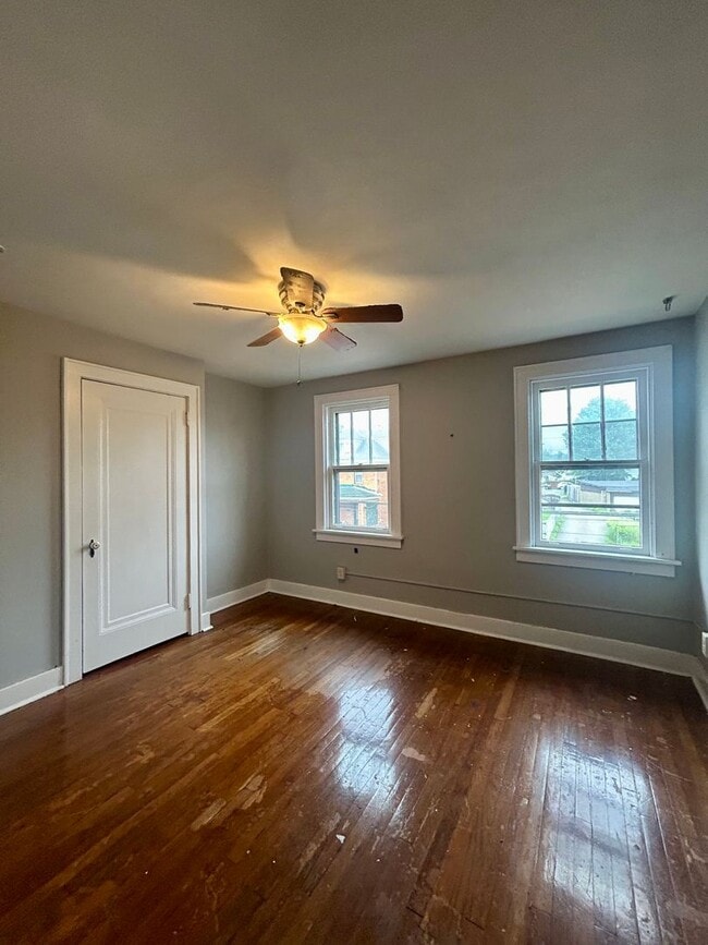 Building Photo - 1311 Oakhill St