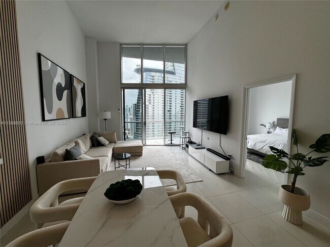Building Photo - 475 Brickell Ave