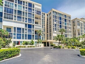 Building Photo - 7400 Sun Island Dr S
