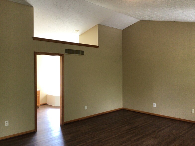 Building Photo - 55 Saddle Creek Ln