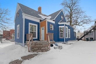 Building Photo - 111 S Vine St