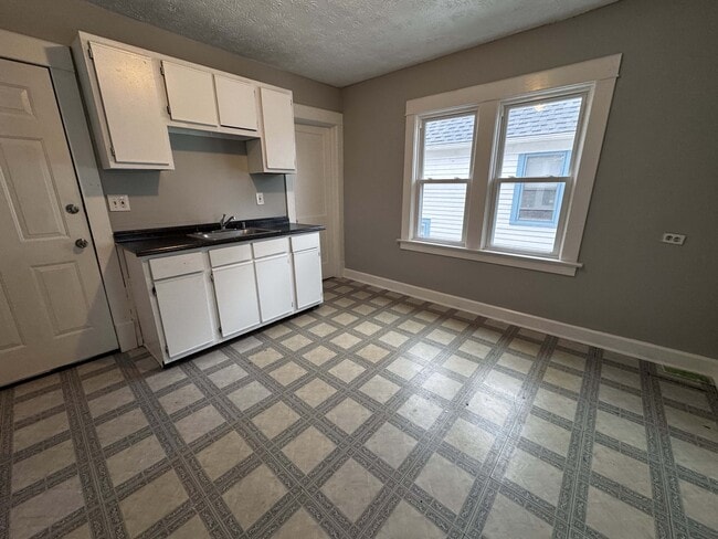 Building Photo - 10008 Mt Auburn Ave