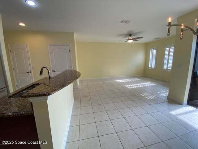 Building Photo - 708 Ventura Dr