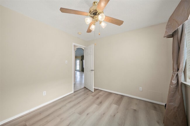 Building Photo - 1511 Brook Grove Dr