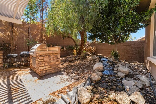 Building Photo - Elegant model home at Club Madeira!