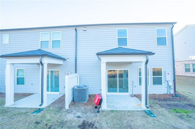 Building Photo - 1060 Sunny Lk Dr