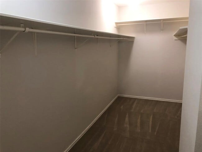 Building Photo - 5718 Silas Creek Ct