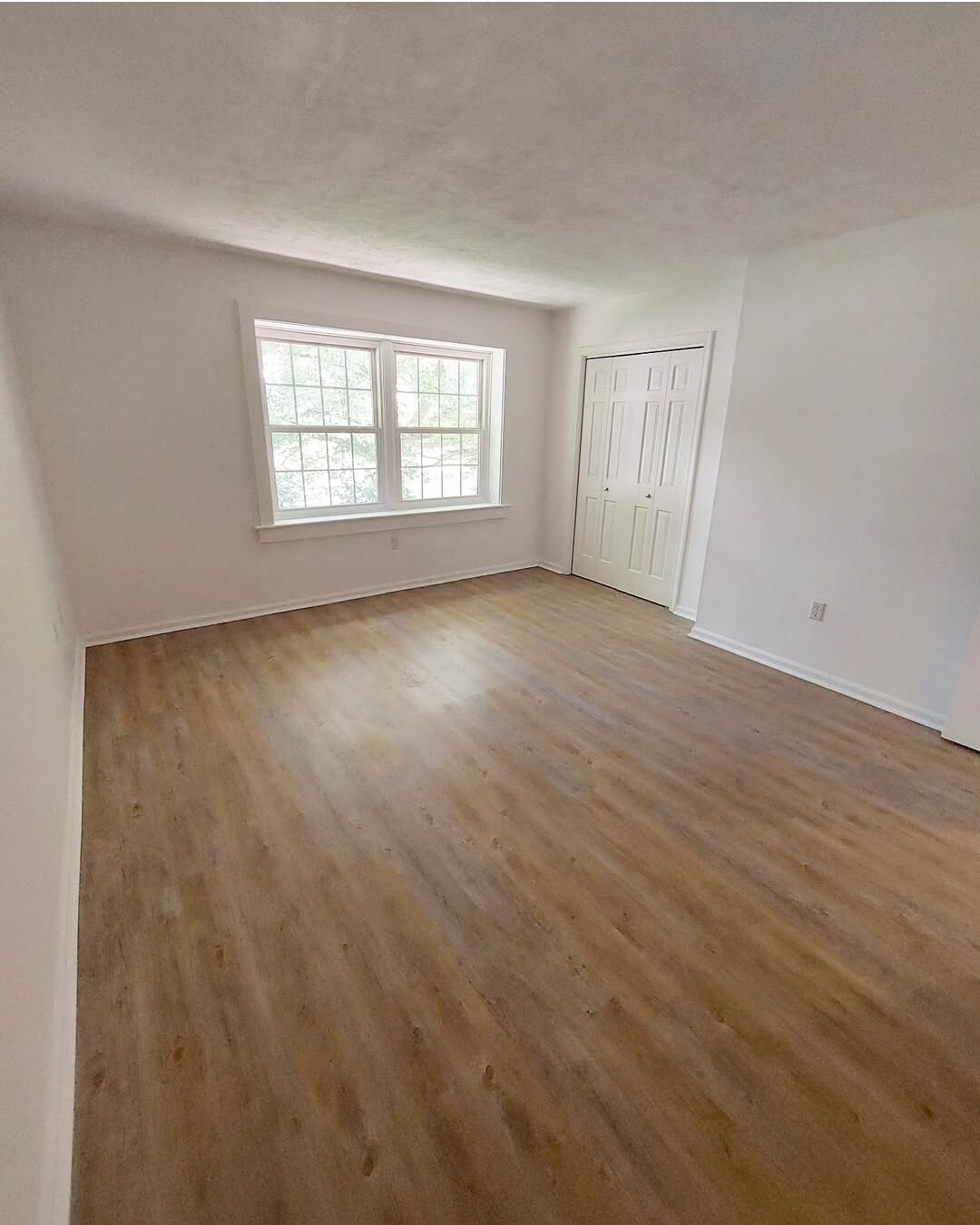 Building Photo - 586 Peachview Ln