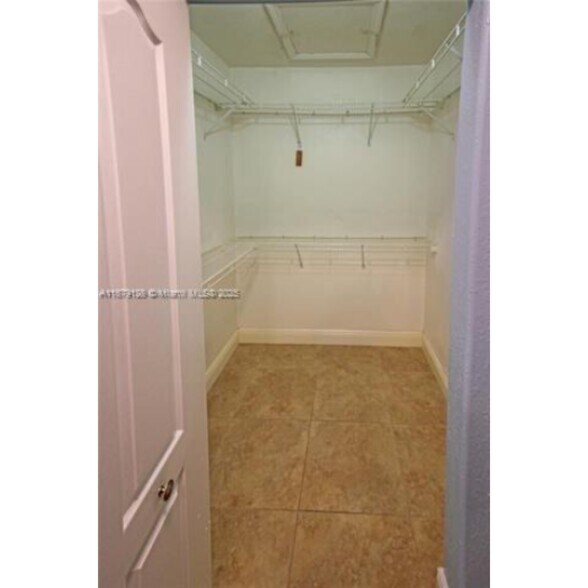 Building Photo - 10953 W Okeechobee Rd